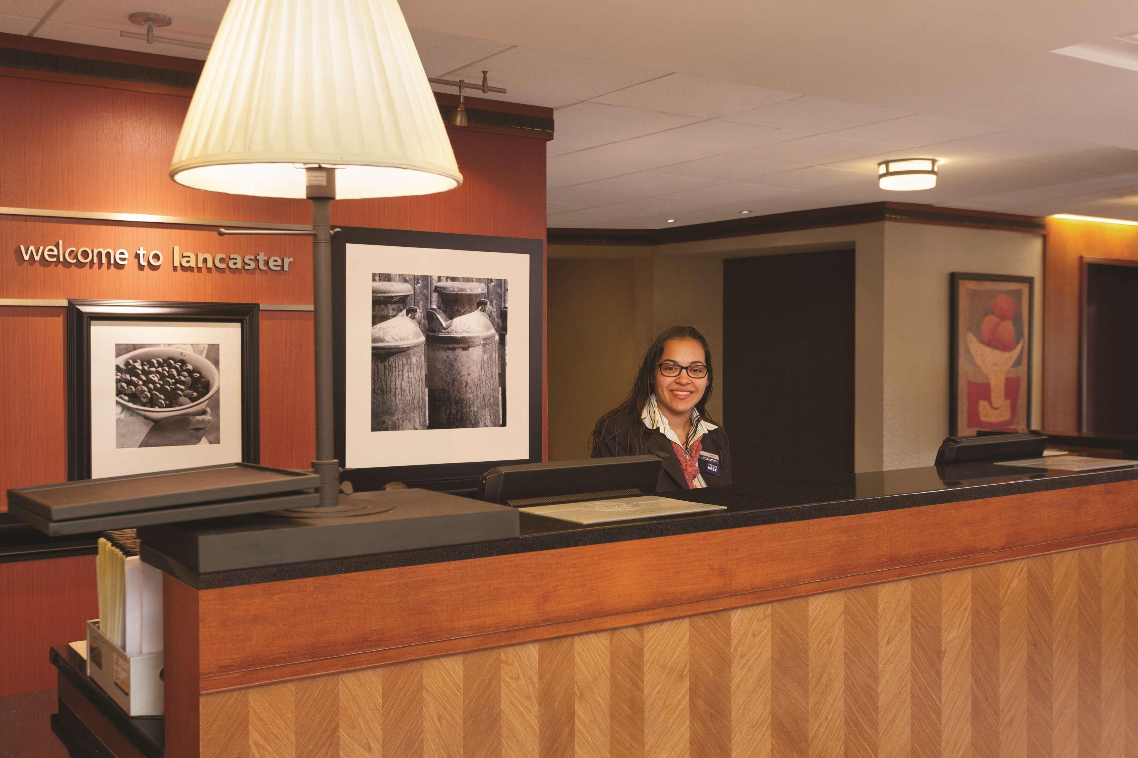 Hampton Inn Lancaster Exterior photo