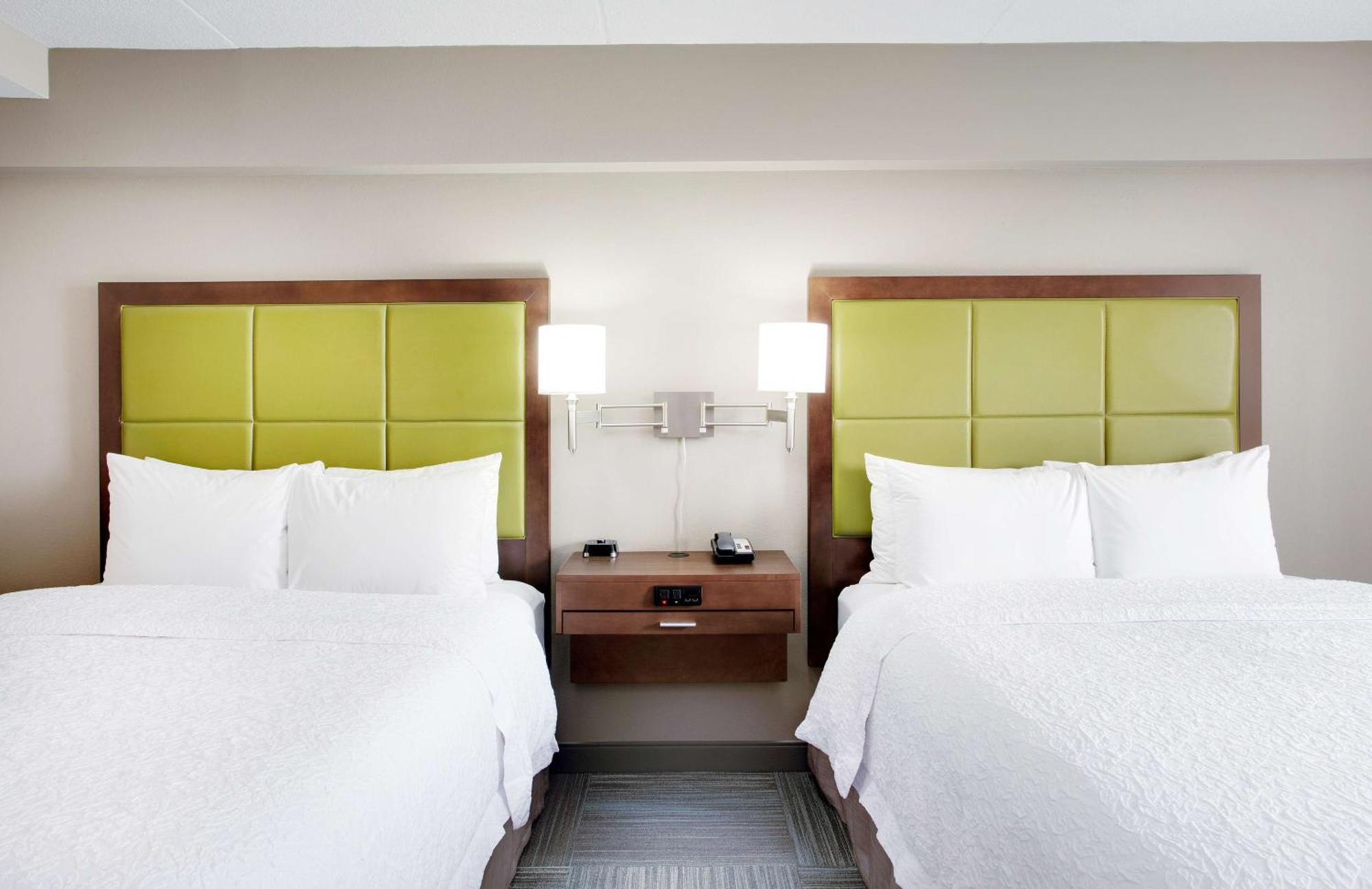 Hampton Inn Lancaster Exterior photo