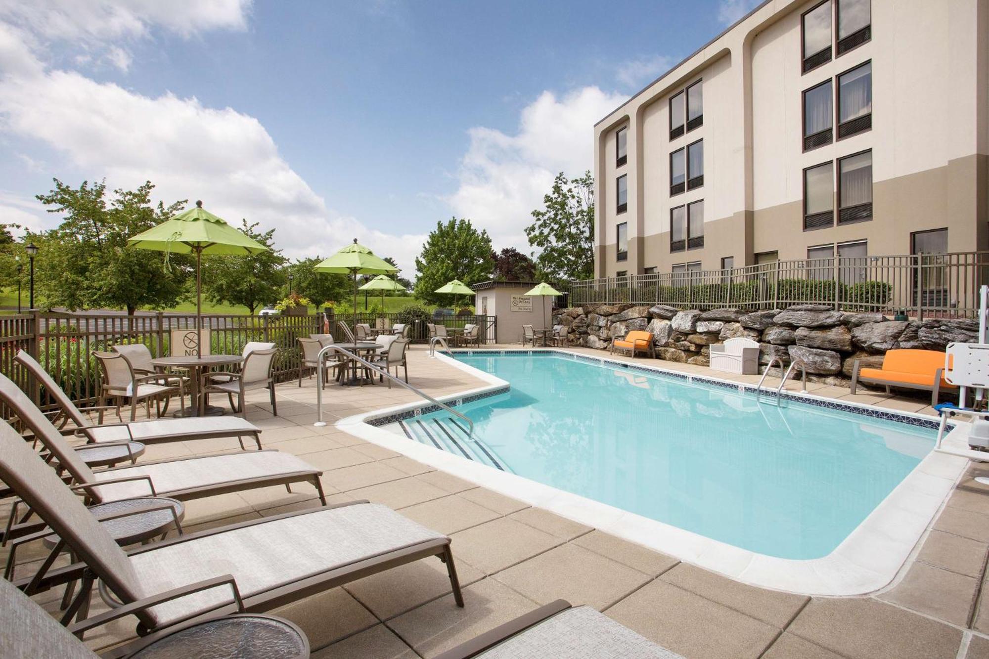 Hampton Inn Lancaster Exterior photo