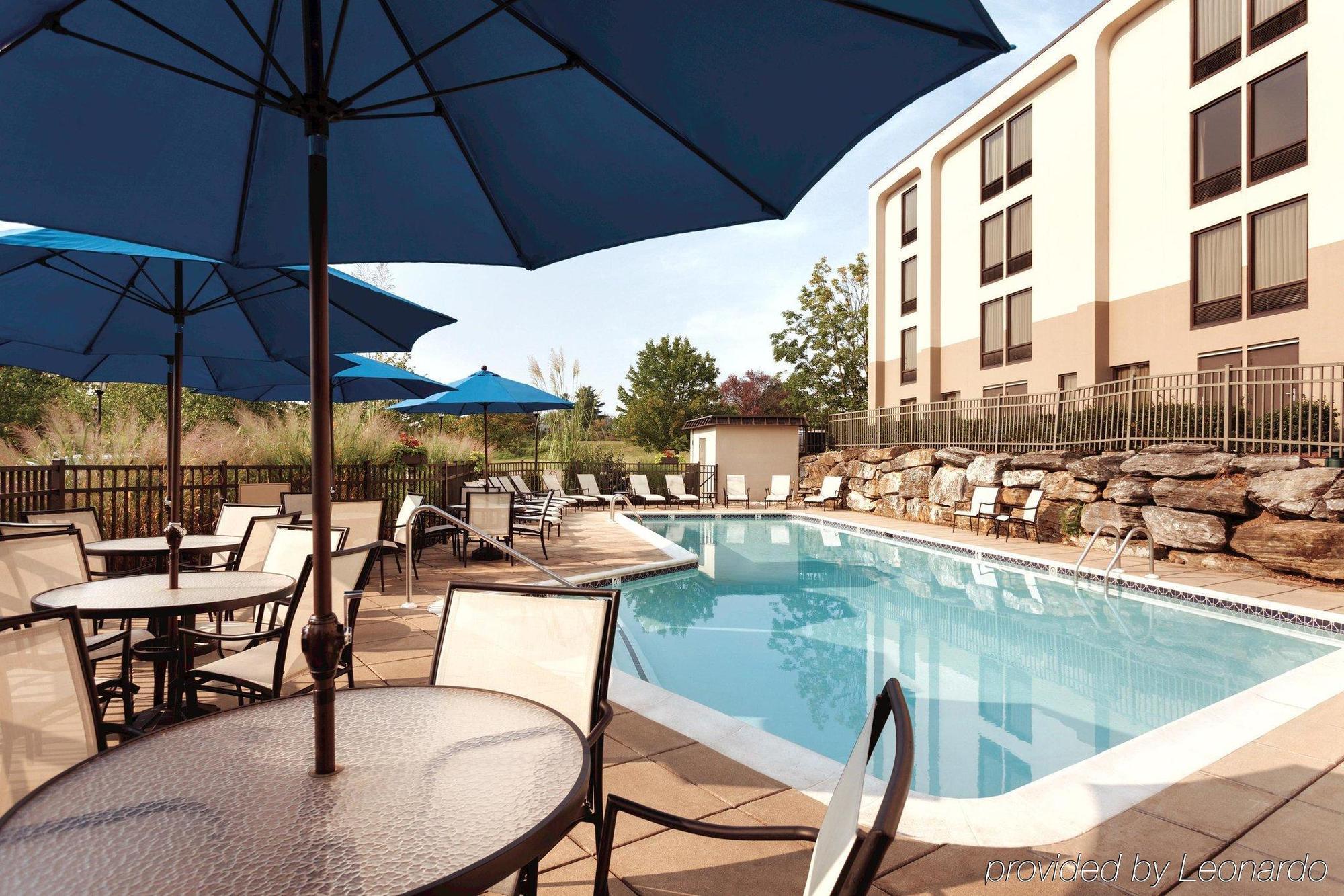 Hampton Inn Lancaster Exterior photo