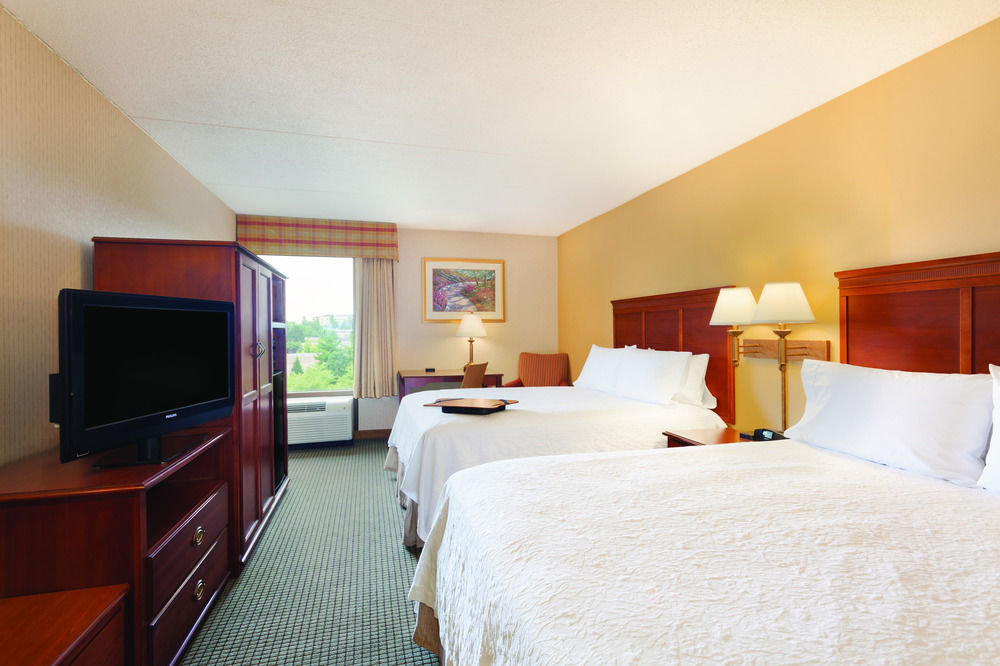 Hampton Inn Lancaster Exterior photo