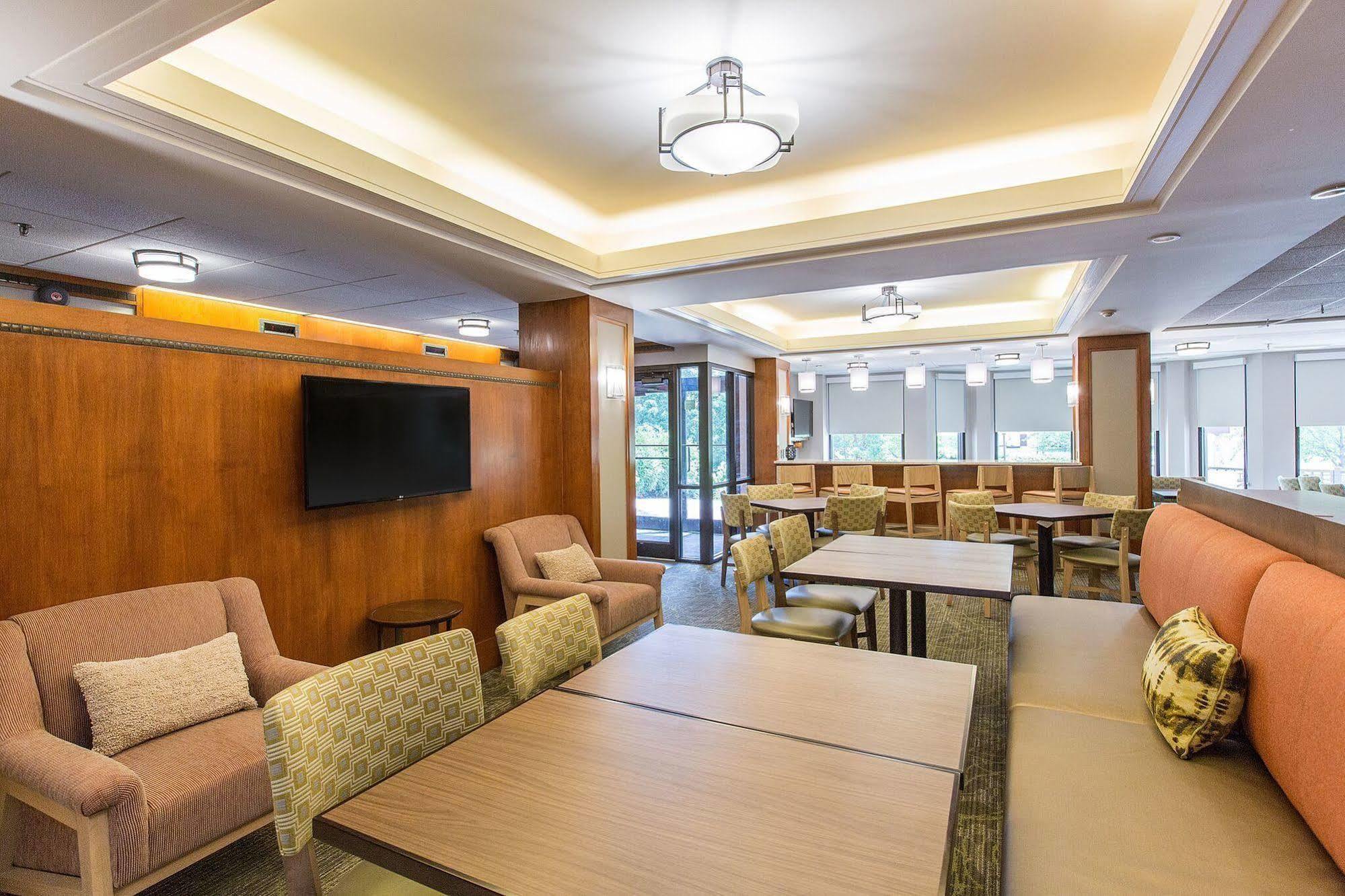 Hampton Inn Lancaster Exterior photo