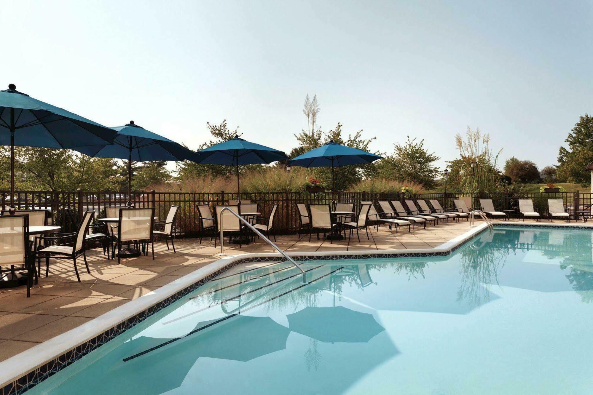 Hampton Inn Lancaster Exterior photo